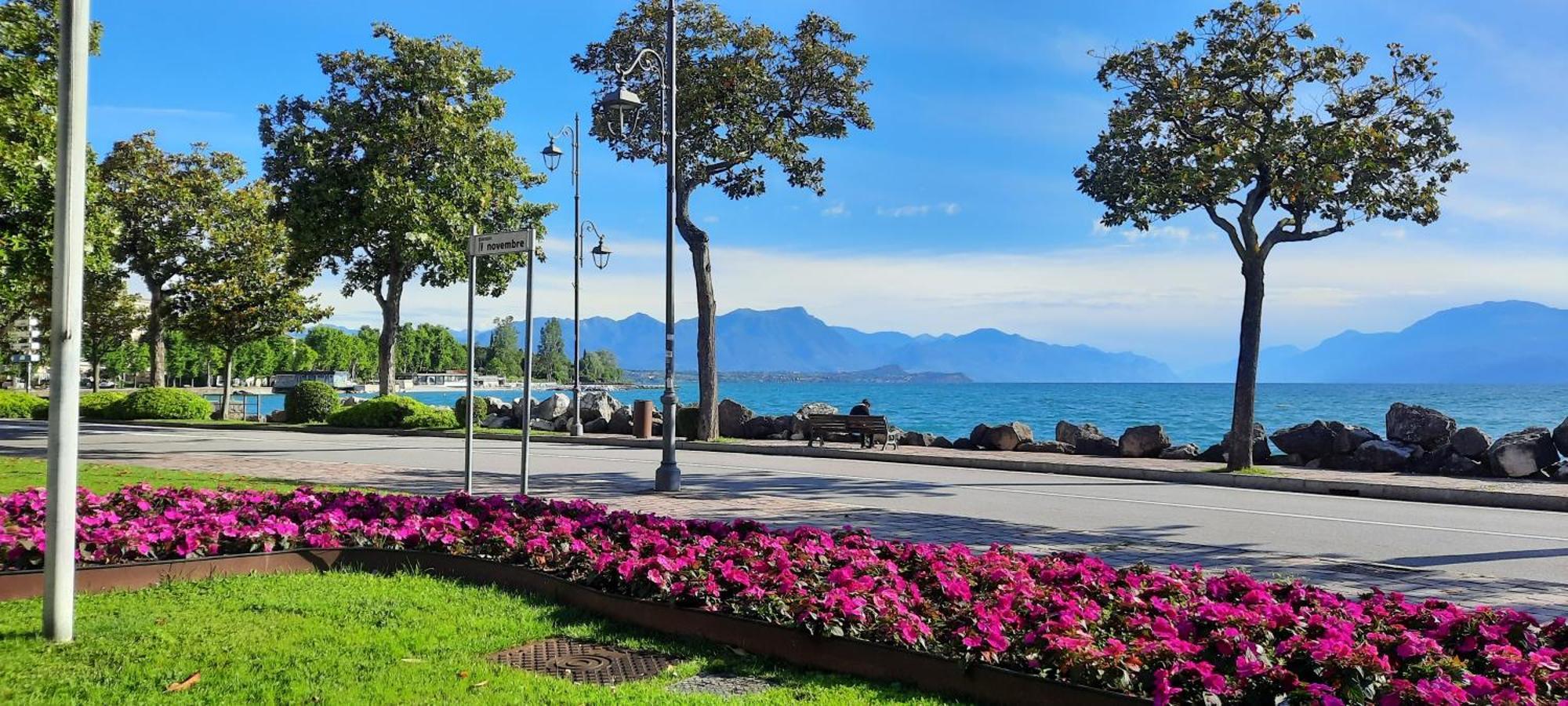 Country Esmera Desenzano del Garda Luaran gambar