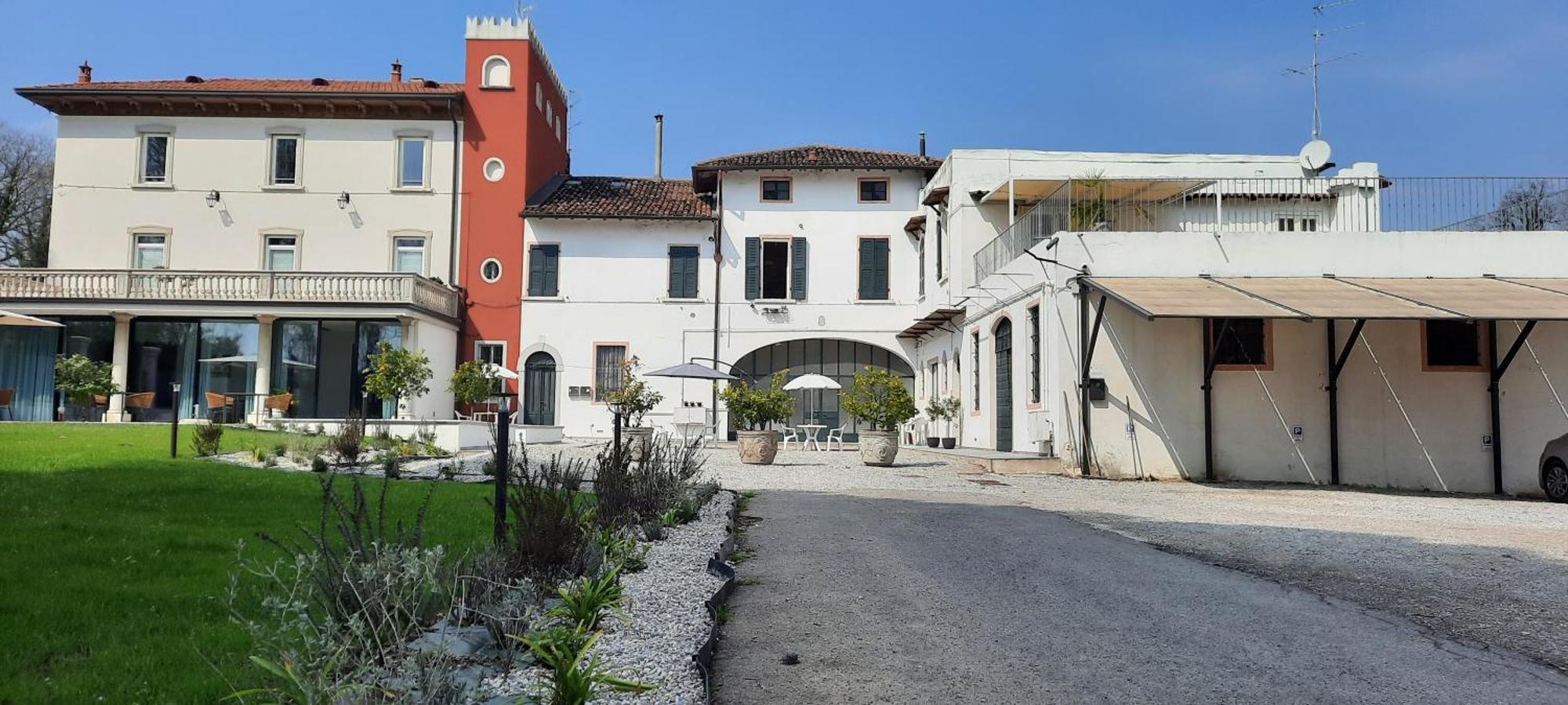 Country Esmera Desenzano del Garda Luaran gambar