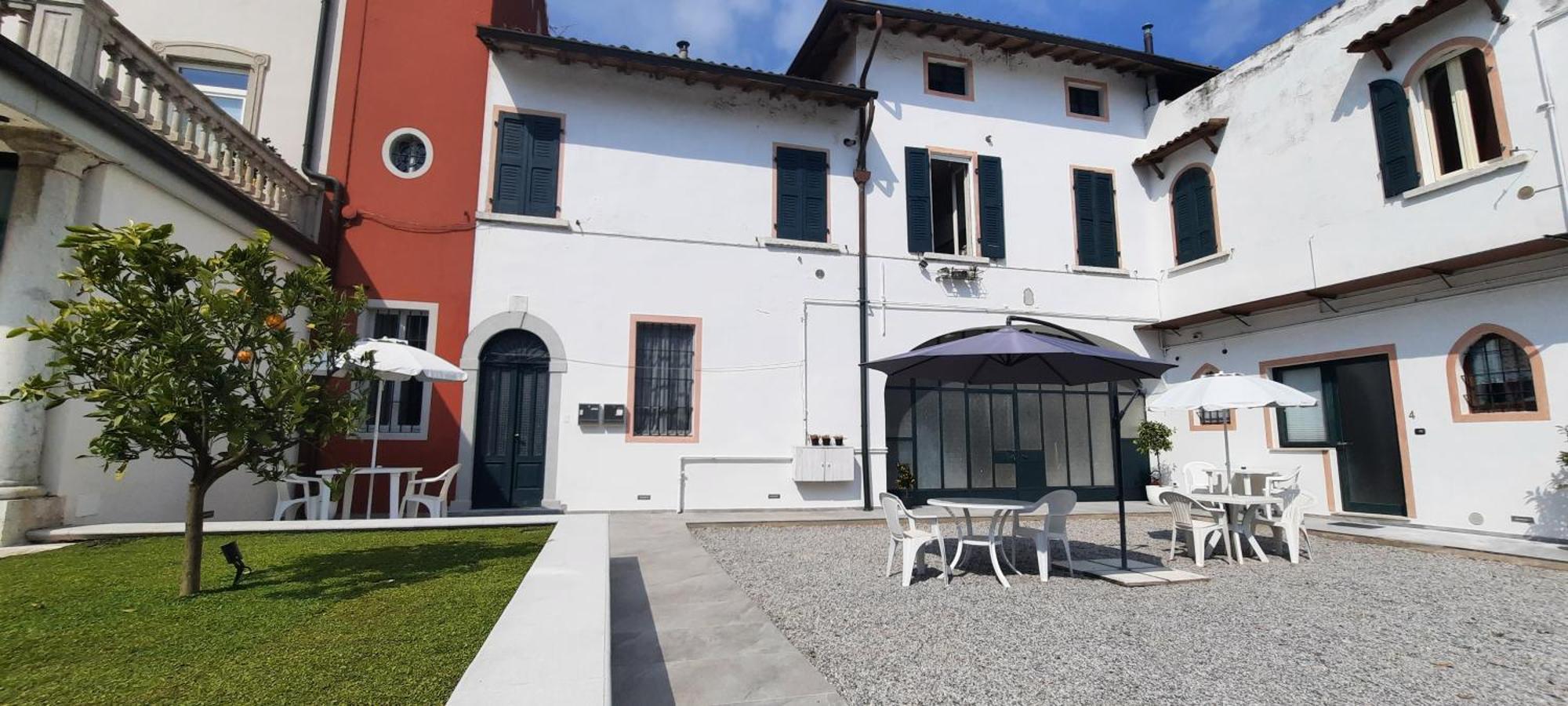 Country Esmera Desenzano del Garda Luaran gambar